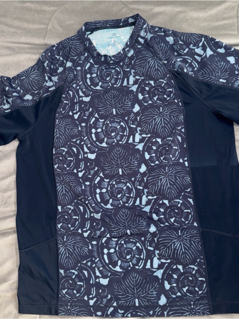 Lands' End Light Blue and Navy Tropical Print Swim rash guard UV 50 top Sz xl